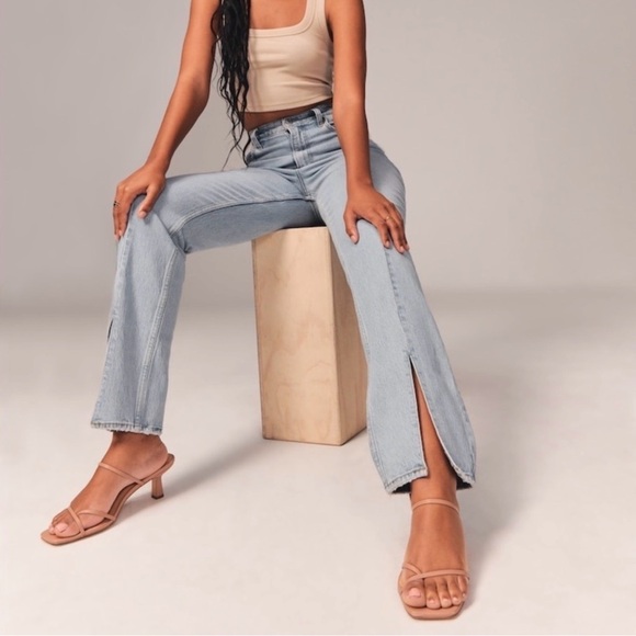 Abercrombie & Fitch Denim - Abercrombie & Fitch Curve Love Ultra High Rise 90s Jeans with Slit - Size 29/8R